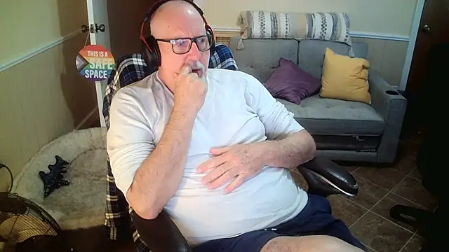 superbearboss online show from February 27, 6:52 pm