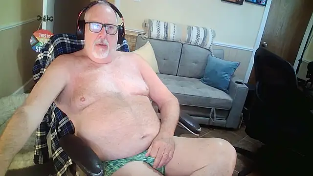 superbearboss online show from May 16, 4:50 pm