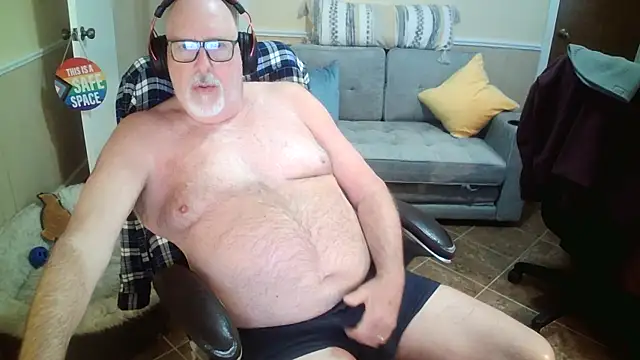 superbearboss online show from January 14, 8:01 pm