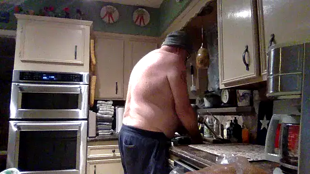 superbearboss online show from November 28, 12:00 am