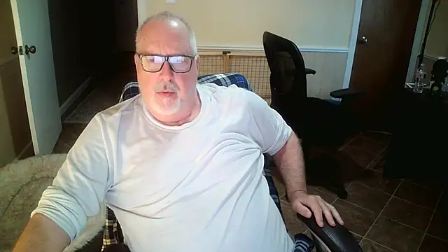 superbearboss online show from October 28, 2:16 pm