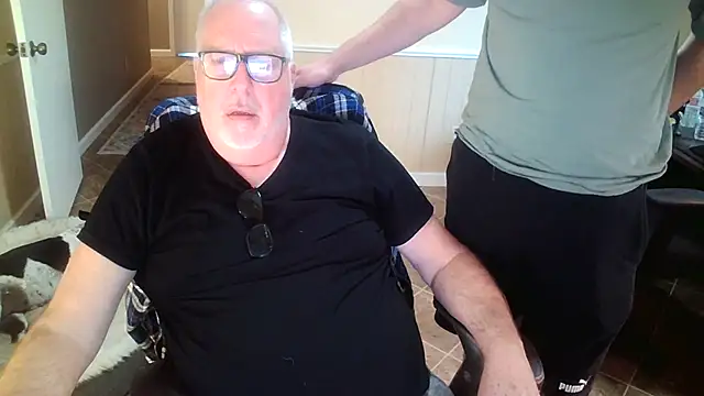 superbearboss online show from November 7, 4:00 pm