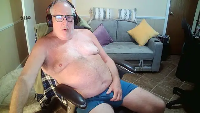 superbearboss online show from June 15, 8:41 pm