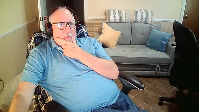 superbearboss online show from April 14, 6:35 pm