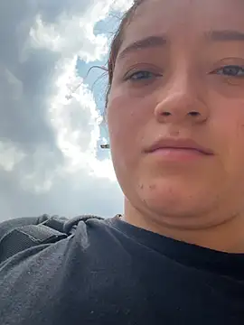 Karina Leon online show from February 6, 4:25 pm