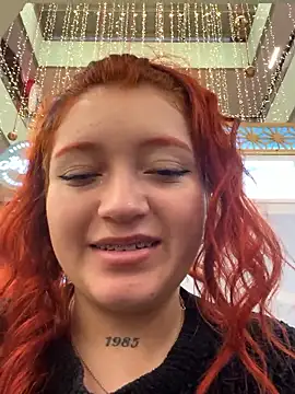 Karina Leon online show from December 22, 9:15 pm