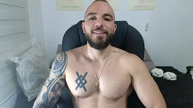 Snapshot of Isaac_Carter chatting on October 20, 11:00 am Isaac Carter online show from October 20, 11:00 am