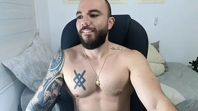 Snapshot of Isaac_Carter chatting on October 5, 11:12 am Isaac Carter online show from October 5, 11:12 am