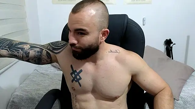 Isaac Carter online show from February 2, 11:26 pm