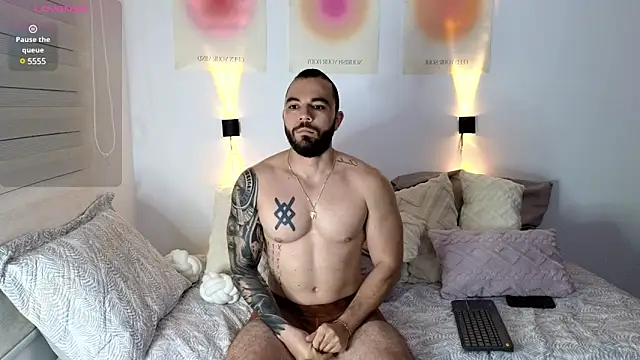 Snapshot of Isaac_Carter chatting on March 22, 10:28 am Isaac Carter online show from March 22, 10:28 am