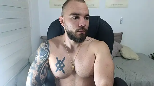 Snapshot of Isaac_Carter chatting on October 15, 11:07 am Isaac Carter online show from October 15, 11:07 am