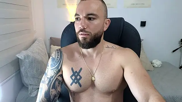Snapshot of Isaac_Carter chatting on September 23, 11:06 am Isaac Carter online show from September 23, 11:06 am