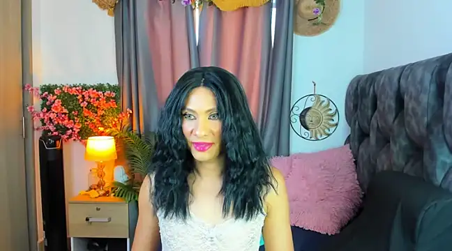 Snapshot of davinaclaire chatting on March 21, 8:18 pm davinaclaire online show from March 21, 8:18 pm