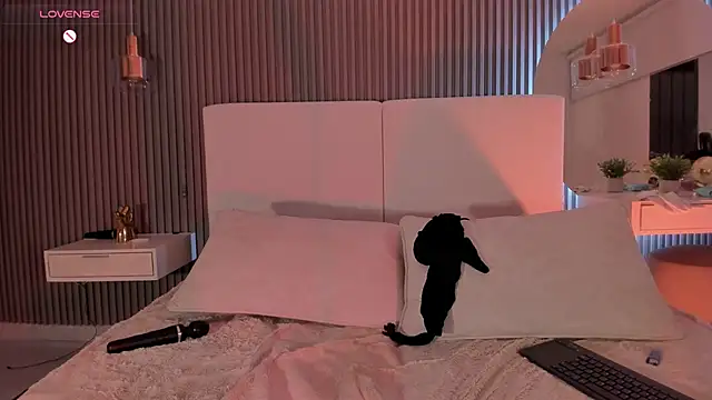 Zoewhitte online show from November 10, 12:37 am