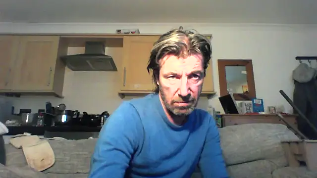 Snapshot of Grower_and_shower chatting on October 18, 9:39 pm Grower and shower online show from October 18, 9:39 pm