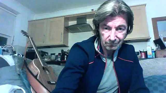 Snapshot of Grower_and_shower chatting on October 25, 10:43 pm Grower and shower online show from October 25, 10:43 pm