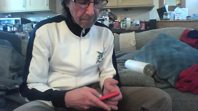 Snapshot of Grower_and_shower chatting on November 10, 2:33 pm Grower and shower online show from November 10, 2:33 pm