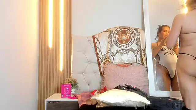 Alexa Bravva online show from March 19, 4:01 am