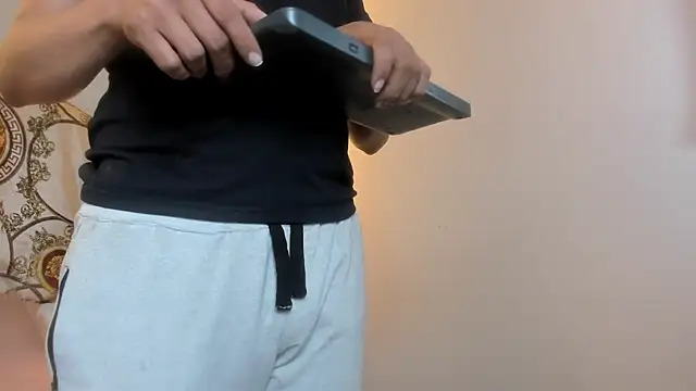 Alexa Bravva online show from April 3, 3:24 am