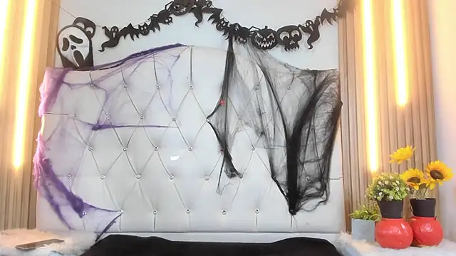 Alexa Bravva online show from October 29, 4:55 am