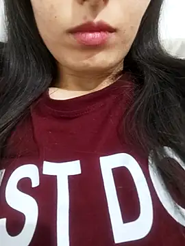 saraaxx1 online show from November 24, 10:59 am