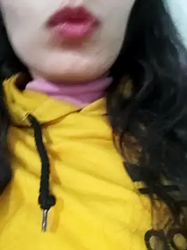 saraaxx1 online show from December 17, 4:23 pm