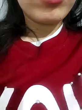 saraaxx1 online show from March 11, 11:15 pm