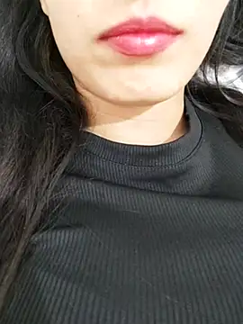 saraaxx1 online show from November 11, 3:29 pm