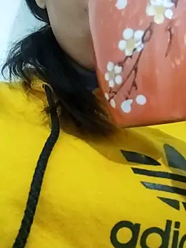 saraaxx1 online show from November 18, 9:23 am