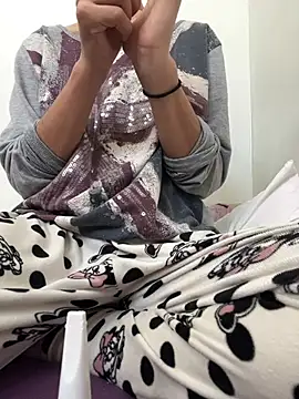 saraaxx1 online show from March 13, 11:37 am