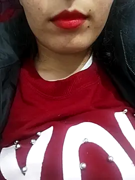 saraaxx1 online show from March 10, 8:34 pm