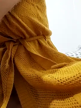 saraaxx1 online show from May 16, 1:26 am