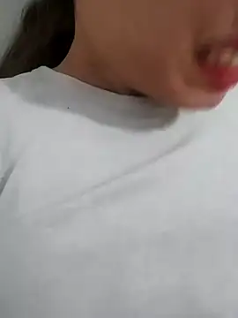 saraaxx1 online show from June 10, 1:23 pm