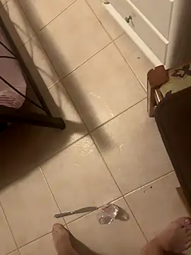 Snapshot of chrisssssss24 chatting on October 26, 10:43 pm chrisssssss24 online show from October 26, 10:43 pm