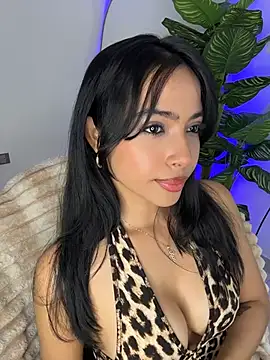  Emily Thompson  online show from July 9, 2:45 am