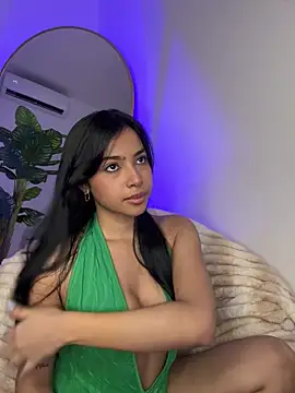  Emily Thompson  online show from December 14, 2:07 am