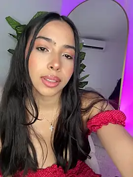  Emily Thompson  online show from October 17, 10:00 pm