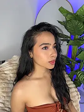 Snapshot of _Emily_Thompson_ chatting on June 17, 2:22 am Emily Thompson online show from June 17, 2:22 am