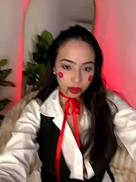  Emily Thompson  online show from November 1, 12:17 am