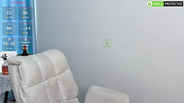 Snapshot of Dewluna chatting on October 13, 2:57 am Dewluna online show from October 13, 2:57 am