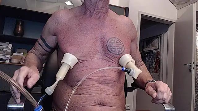 munichrubber online show from December 22, 6:30 pm