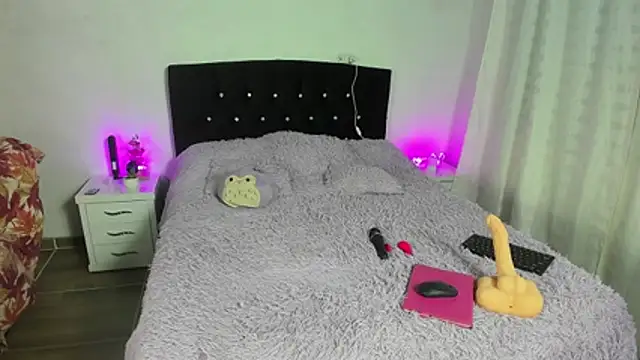 verodaza online show from March 4, 2:41 am