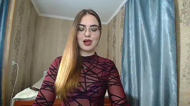 Snapshot of Leila_Kissyu chatting on November 13, 4:00 pm Leila Kissyu online show from November 13, 4:00 pm