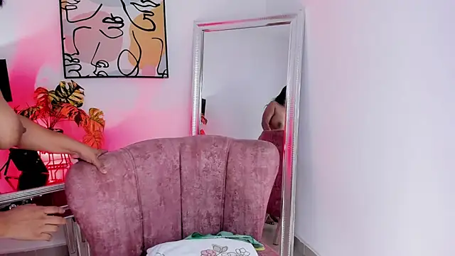 grace tom online show from November 3, 3:23 am