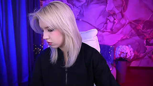 Snapshot of SelenaIris chatting on October 2, 6:50 am SelenaIris online show from October 2, 6:50 am