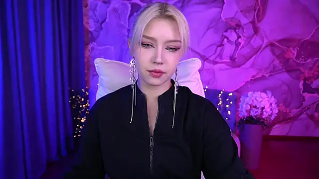 Snapshot of SelenaIris chatting on October 3, 6:26 am SelenaIris online show from October 3, 6:26 am