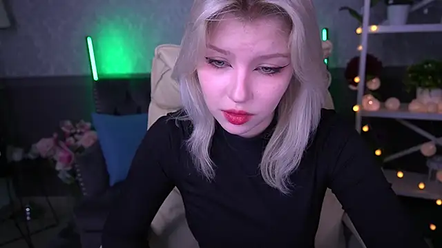 Snapshot of SelenaIris chatting on March 18, 12:50 pm SelenaIris online show from March 18, 12:50 pm