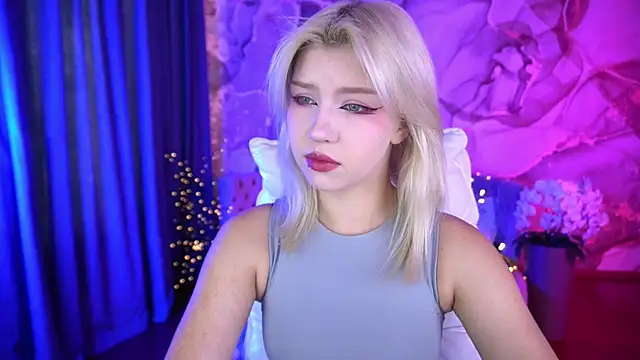 Snapshot of SelenaIris chatting on September 19, 6:28 am SelenaIris online show from September 19, 6:28 am