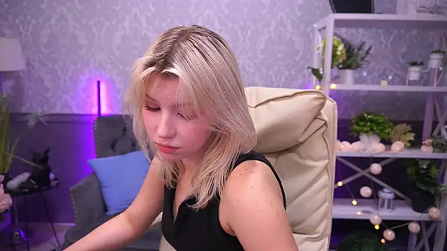 Snapshot of SelenaIris chatting on March 7, 12:12 pm SelenaIris online show from March 7, 12:12 pm