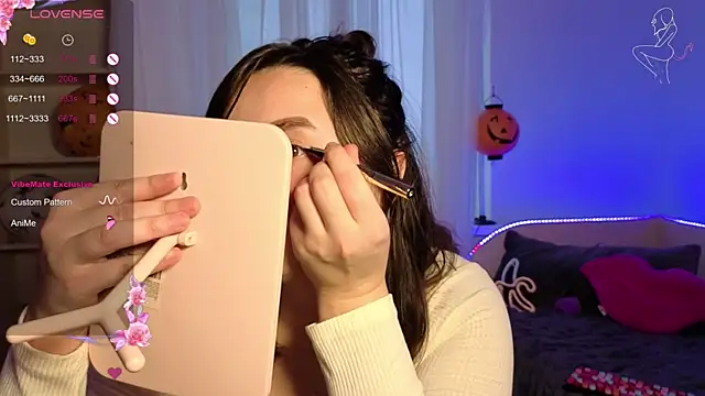 MiraLuccian online show from November 21, 1:54 pm